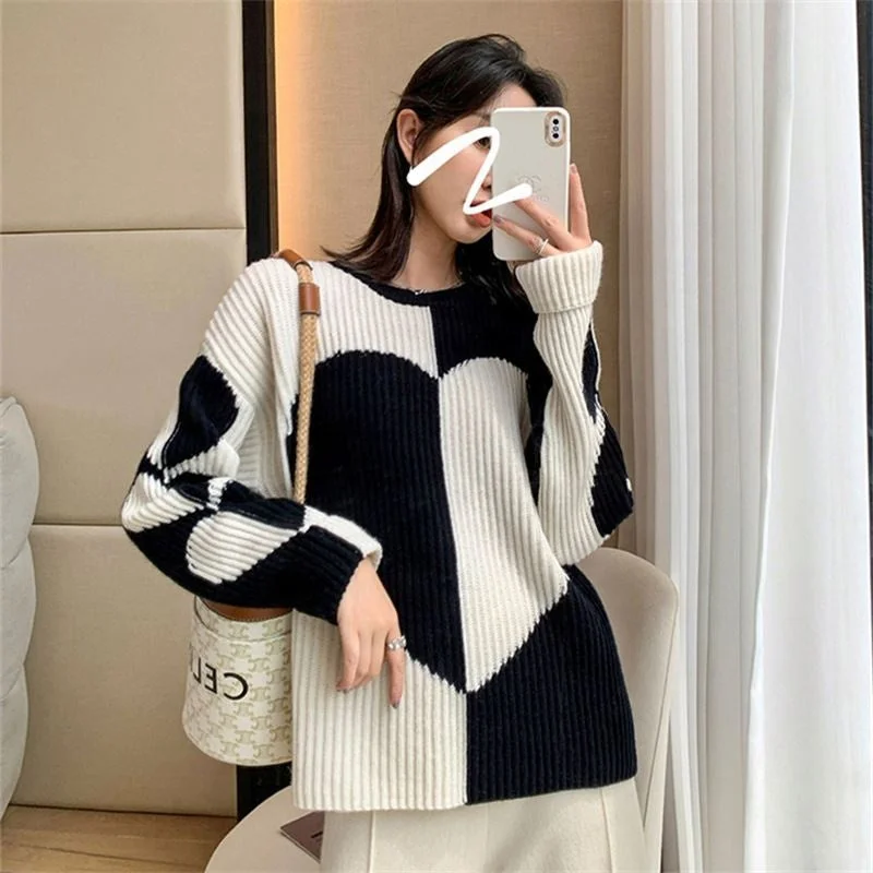 Striped Women Sweater with a Timeless PatternContrast Color Round Neck Sweater Women's Sense Loose-Fitting Outerwear Top Western Style Love Base Pullover