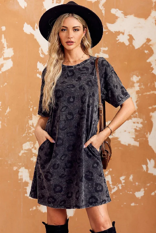 Empire Waist Women Dress to Accentuate the Bust and Conceal the WaistLeopard Round Neck Dropped Shoulder Dress with Pockets