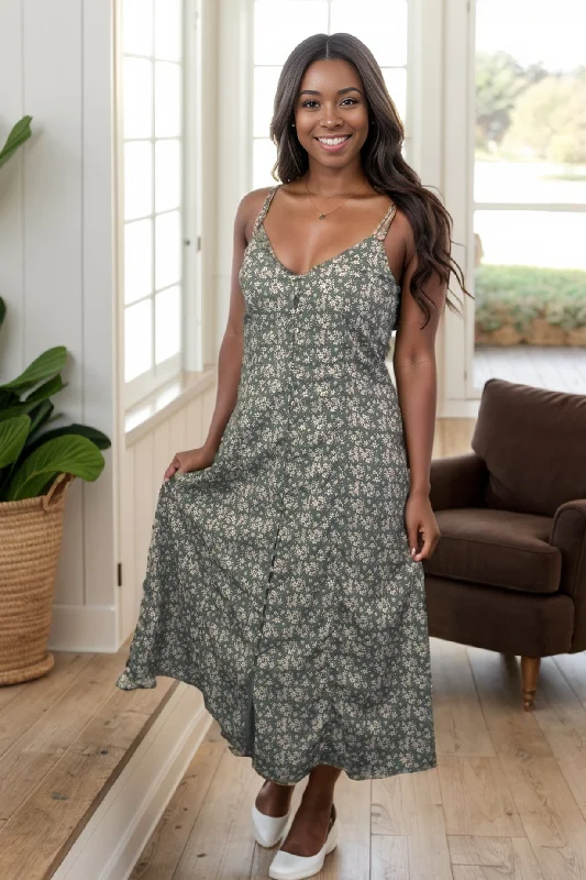 Maxi Women Dress with Floral Print for a Bohemian VibeMaxi Women Dress with Floral Print for a Bohemian VibeThe Key Look - Dress