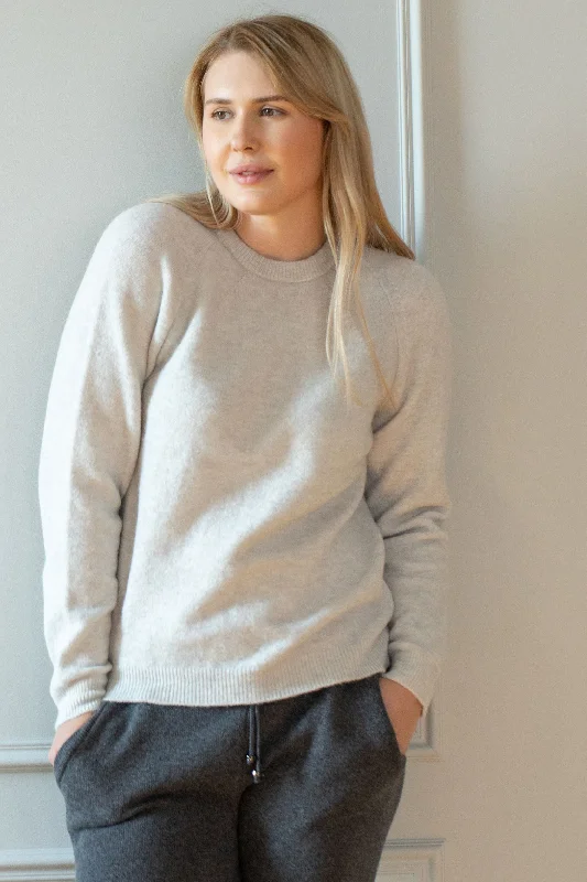 Oversized Women Sweater for a Cozy and Fashionable LookWomen Knitted jumper