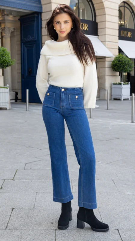 Mom jeans for a nostalgic and casual lookChelsea Jeans