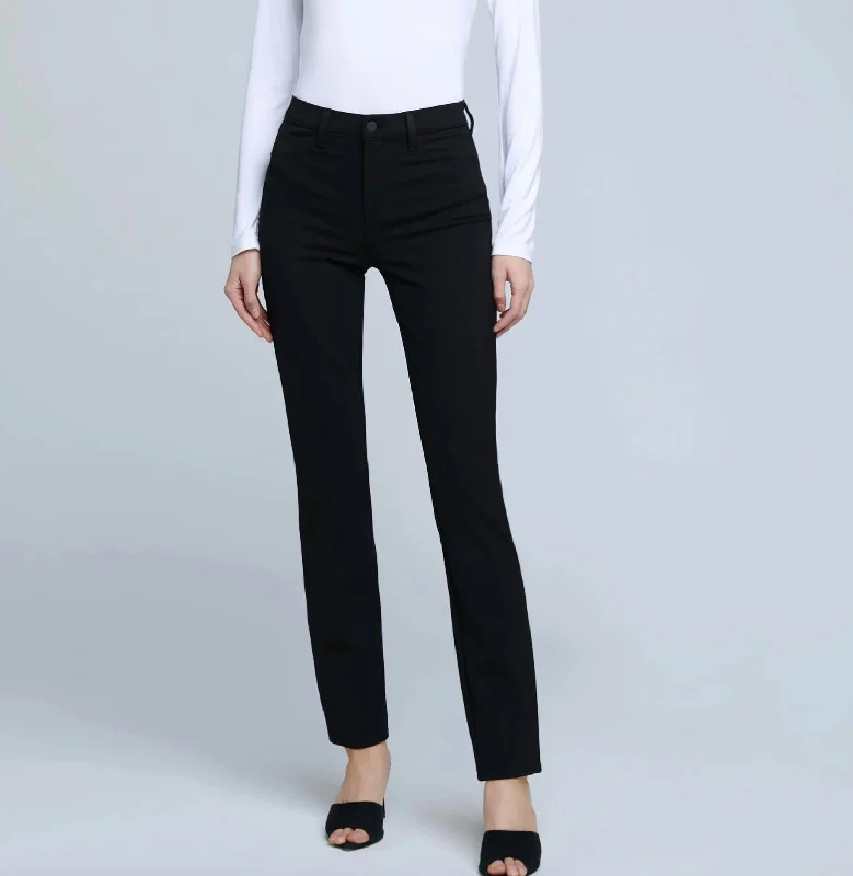 Button - fly women jeans with a traditional touchDean Pants In Black