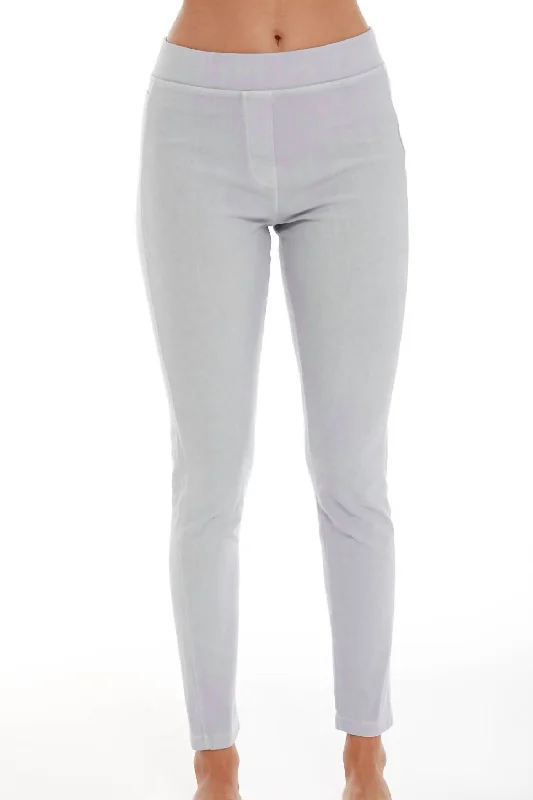 Wide - leg women jeans for a modern and relaxed vibeLow Rise Capri In Lightgray