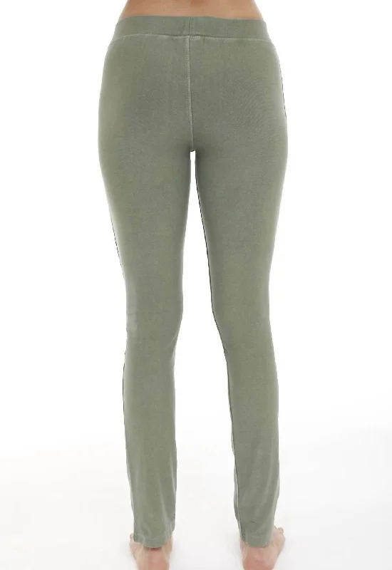 Plus - size women jeans for a comfortable and stylish fitLow Rise Jegging In Olive