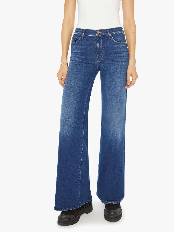 High - rise flare women jeans for a 70s - inspired lookJeans Vita Alta e Gamba Larga On Your Left