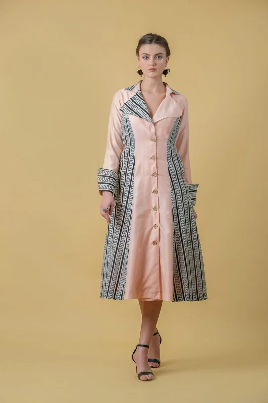 Ruffled Women Dress with Multiple Layers for a Playful and Girly StyleRuffled Women Dress with Multiple Layers for a Playful and Girly StyleCotton Patchwork Women's Trench Coat Dress