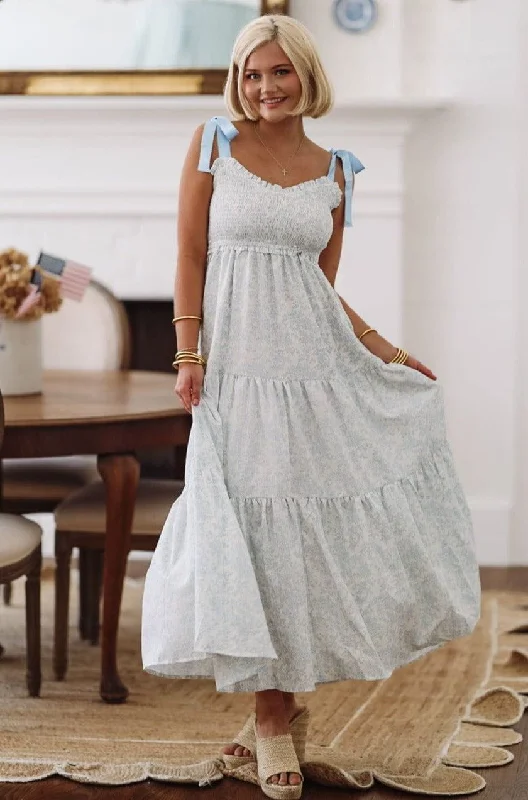 Empire Waist Women Dress to Accentuate the Bust and Conceal the WaistEmpire Waist Women Dress to Accentuate the Bust and Conceal the WaistCherished Maxi Dress - Cream and Blue