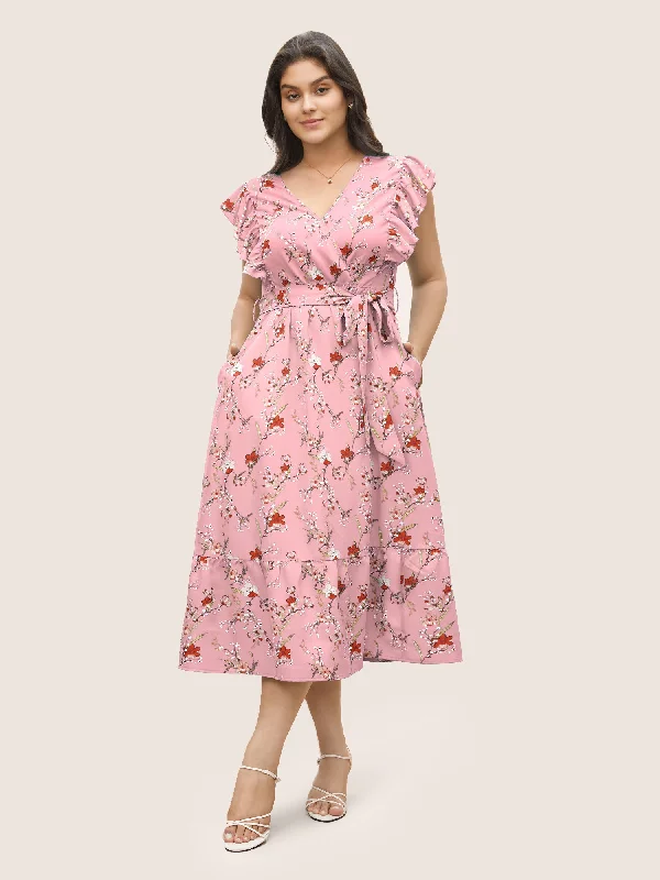 Mini Women Dress with a Short Hem for a Young and Trendy StyleMini Women Dress with a Short Hem for a Young and Trendy StyleDitsy Floral Flutter Trim Pocket Layered Hem Dress