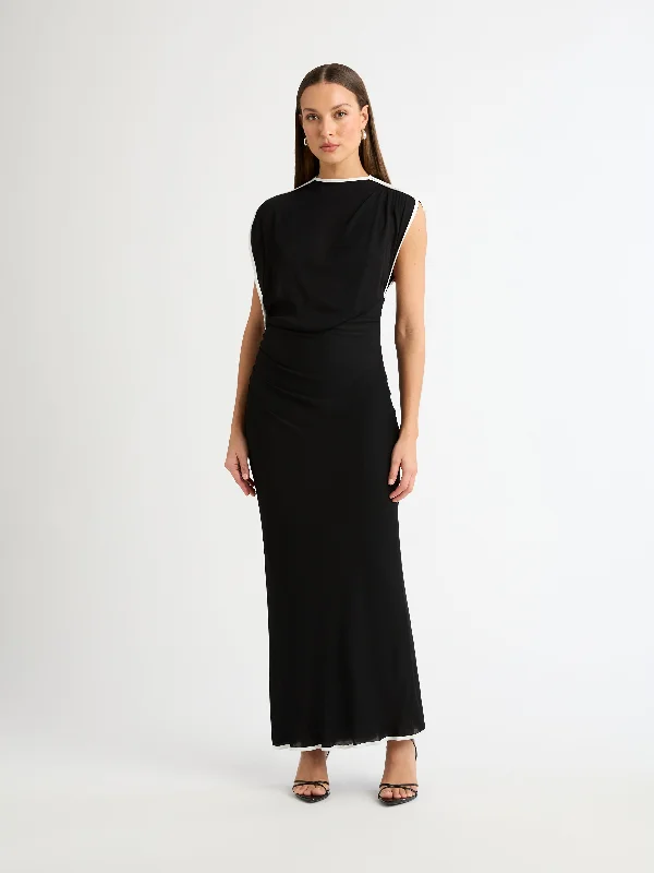 Pleated Women Dress with a Timeless and Elegant TexturePleated Women Dress with a Timeless and Elegant TextureISABELLA MAXI DRESS