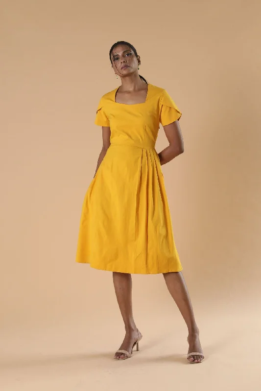 Strapless Women Dress with a Built - in Bra for Comfort and SupportStrapless Women Dress with a Built - in Bra for Comfort and SupportLadies Yellow Midi Dress