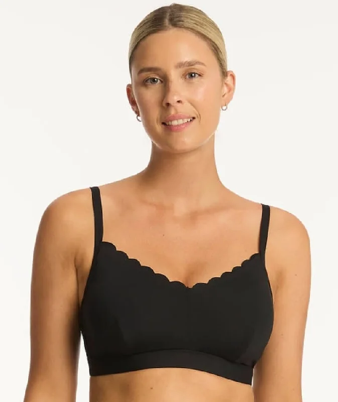 Lace - trimmed bikini for an elegant and romantic touchSea Level Scallop DD-E Cup Bralette - Black